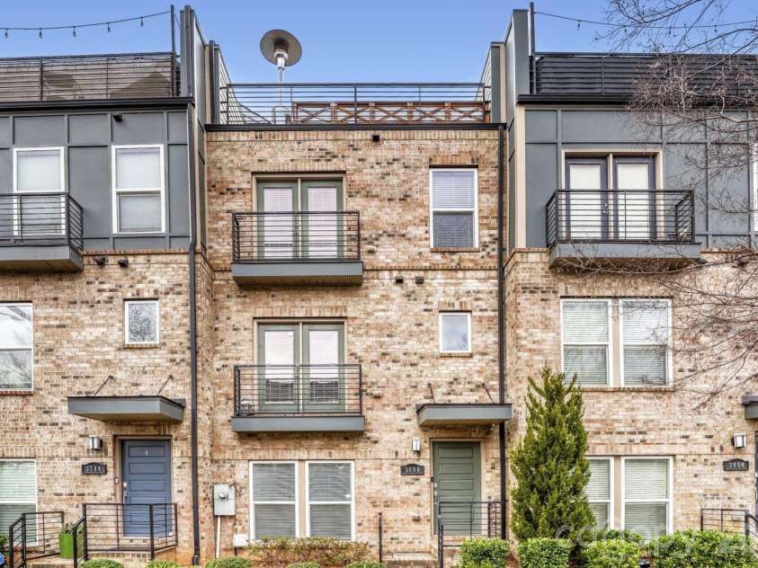 3800 Sky Haven Drive, Charlotte, NC 28209.  MLS# CAR4326961, YatesRealty ID 40696. 