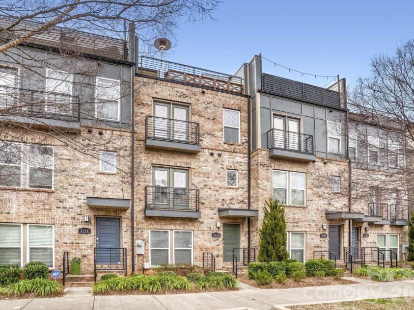 3800 Sky Haven Drive, Charlotte, NC 28209.  MLS# CAR4326961, YatesRealty ID 40696. 