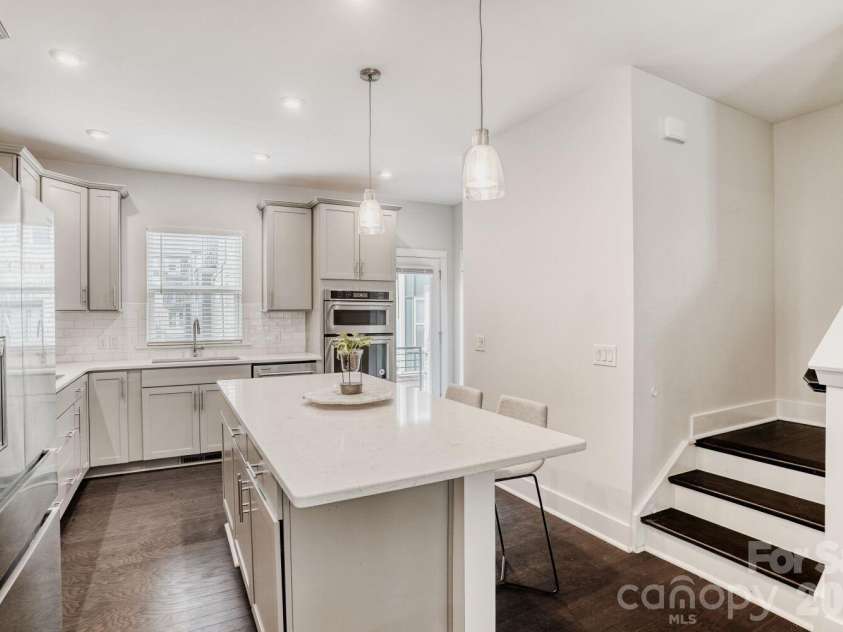 3800 Sky Haven Drive, Charlotte, NC 28209.  MLS# CAR4326961, YatesRealty ID 40696. 