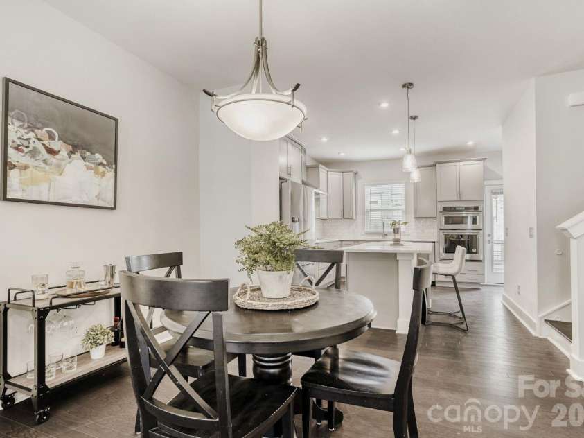 3800 Sky Haven Drive, Charlotte, NC 28209.  MLS# CAR4326961, YatesRealty ID 40696. 