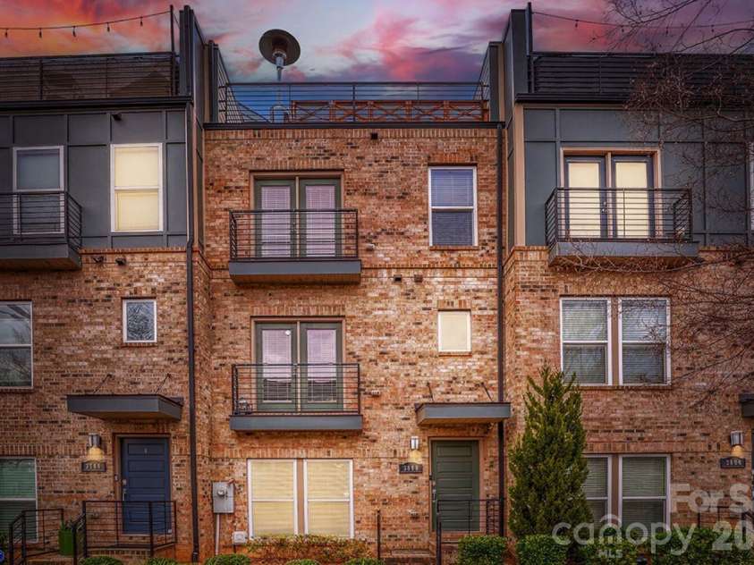3800 Sky Haven Drive, Charlotte, NC 28209.  MLS# CAR4326961, YatesRealty ID 40696. 