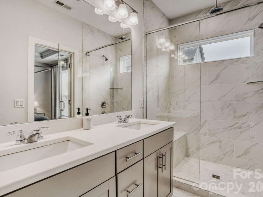 3800 Sky Haven Drive, Charlotte, NC 28209.  MLS# CAR4326961, YatesRealty ID 40696. Primary bath