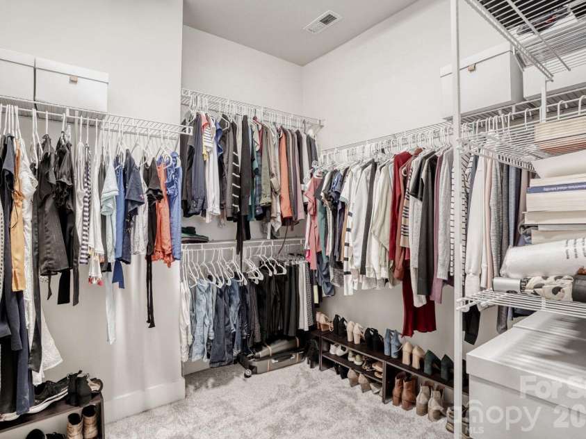 3800 Sky Haven Drive, Charlotte, NC 28209.  MLS# CAR4326961, YatesRealty ID 40696. Primary closet