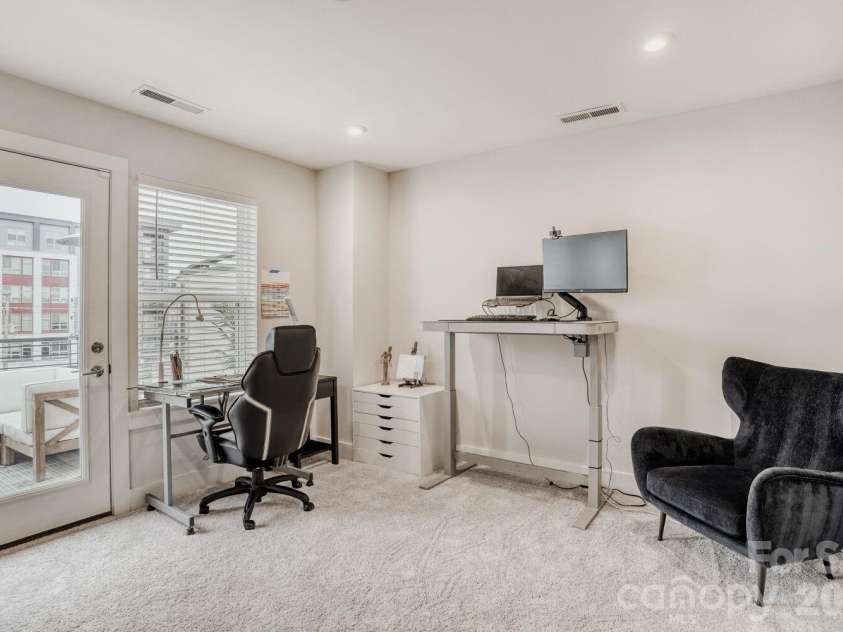 3800 Sky Haven Drive, Charlotte, NC 28209.  MLS# CAR4326961, YatesRealty ID 40696. Third floor bedroom/office