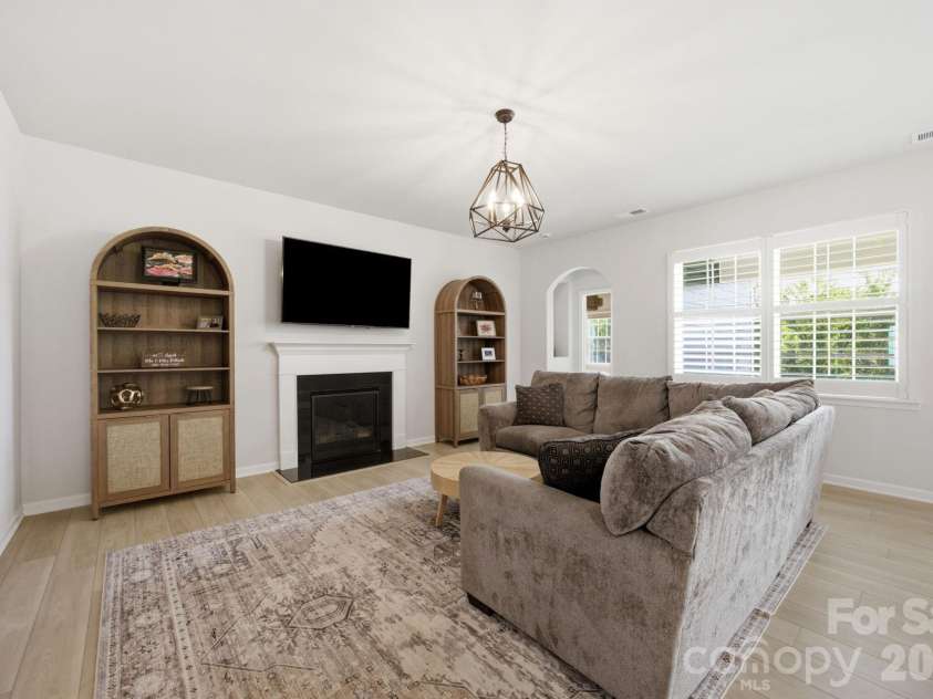 1125 Lookout Shoals Drive, Fort Mill, SC 29715.  MLS# CAR4400427, YatesRealty ID 40697. 