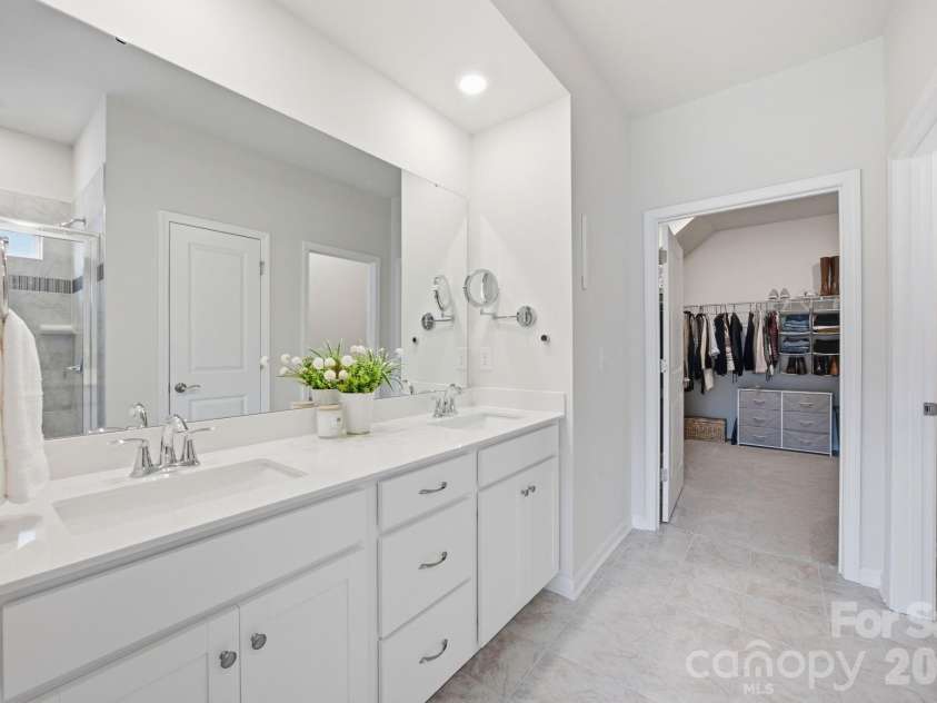 1125 Lookout Shoals Drive, Fort Mill, SC 29715.  MLS# CAR4400427, YatesRealty ID 40697. 