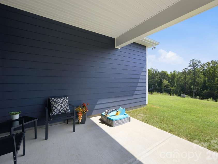 1125 Lookout Shoals Drive, Fort Mill, SC 29715.  MLS# CAR4400427, YatesRealty ID 40697. 