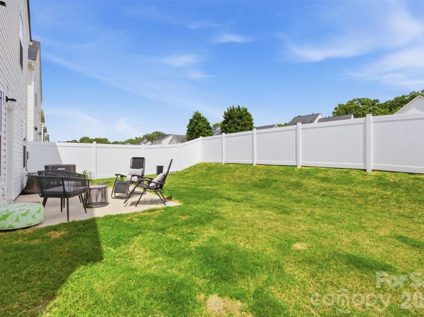 1705 Gutter Branch Drive, Charlotte, NC 28216.  MLS# CAR4404002, YatesRealty ID 40698. Back Yard