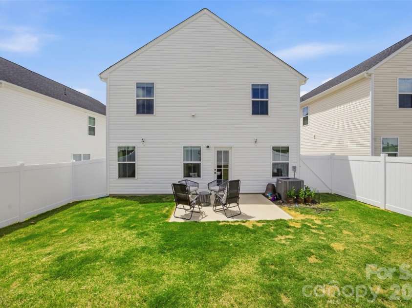 1705 Gutter Branch Drive, Charlotte, NC 28216.  MLS# CAR4404002, YatesRealty ID 40698. Back Yard