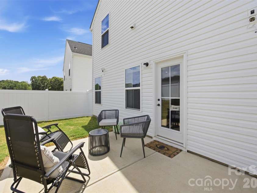 1705 Gutter Branch Drive, Charlotte, NC 28216.  MLS# CAR4404002, YatesRealty ID 40698. Back Yard/Patio