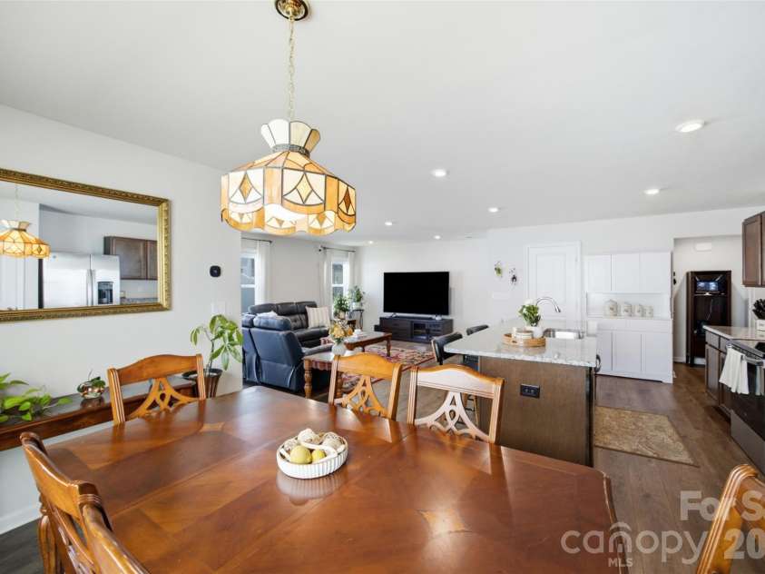 1705 Gutter Branch Drive, Charlotte, NC 28216.  MLS# CAR4404002, YatesRealty ID 40698. Dining Room/Living Room