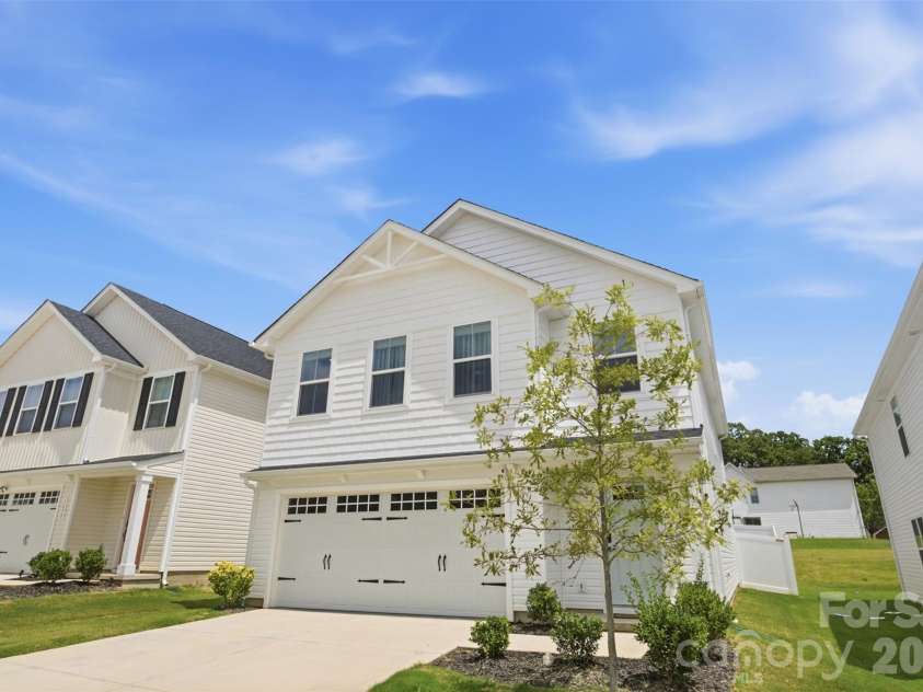 1705 Gutter Branch Drive, Charlotte, NC 28216.  MLS# CAR4404002, YatesRealty ID 40698. Exterior Side