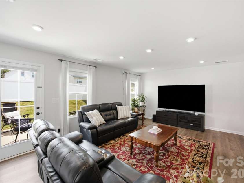 1705 Gutter Branch Drive, Charlotte, NC 28216.  MLS# CAR4404002, YatesRealty ID 40698. Living Room