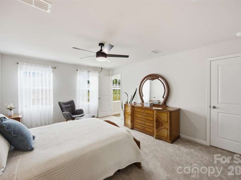 1705 Gutter Branch Drive, Charlotte, NC 28216.  MLS# CAR4404002, YatesRealty ID 40698. Primary Bedroom