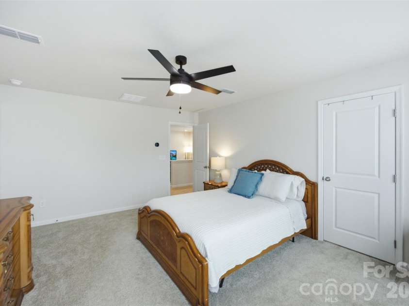 1705 Gutter Branch Drive, Charlotte, NC 28216.  MLS# CAR4404002, YatesRealty ID 40698. Primary Bedroom