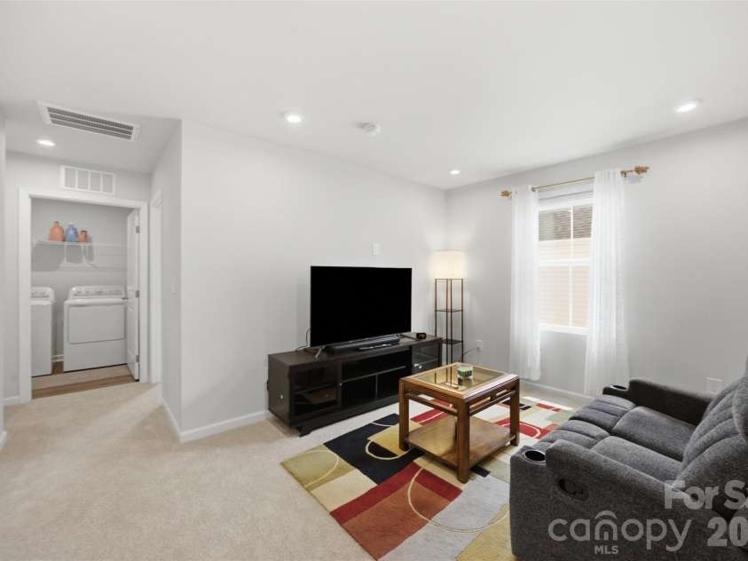 1705 Gutter Branch Drive, Charlotte, NC 28216.  MLS# CAR4404002, YatesRealty ID 40698. Second Floor Loft