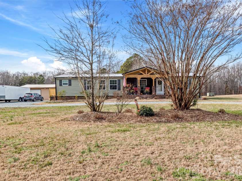 640 Perryman Road, Lexington, NC 27295.  MLS# CAR4341487, YatesRealty ID 4070. 