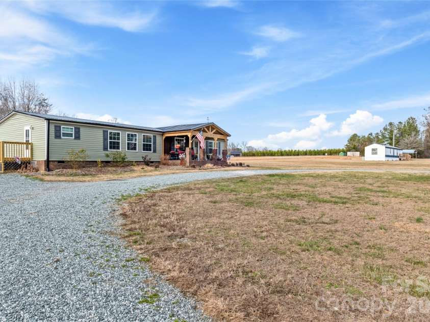 640 Perryman Road, Lexington, NC 27295.  MLS# CAR4341487, YatesRealty ID 4070. 