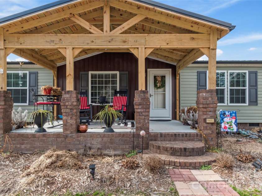 640 Perryman Road, Lexington, NC 27295.  MLS# CAR4341487, YatesRealty ID 4070. 