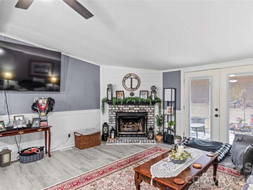 640 Perryman Road, Lexington, NC 27295.  MLS# CAR4341487, YatesRealty ID 4070. 