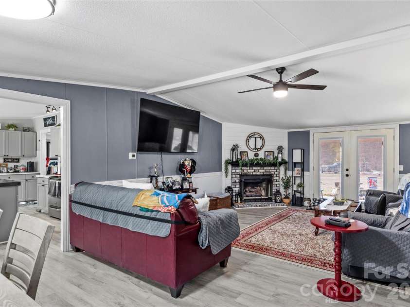 640 Perryman Road, Lexington, NC 27295.  MLS# CAR4341487, YatesRealty ID 4070. 