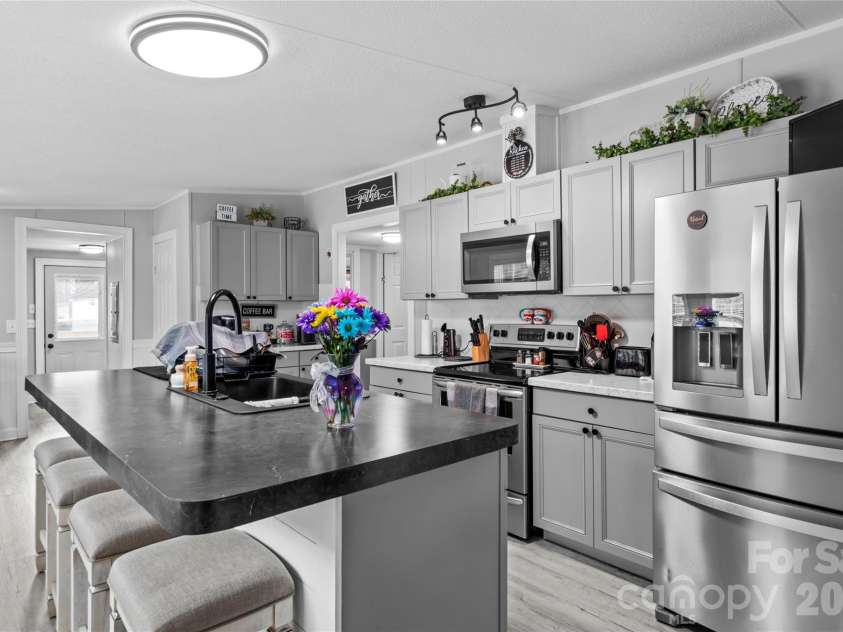 640 Perryman Road, Lexington, NC 27295.  MLS# CAR4341487, YatesRealty ID 4070. 