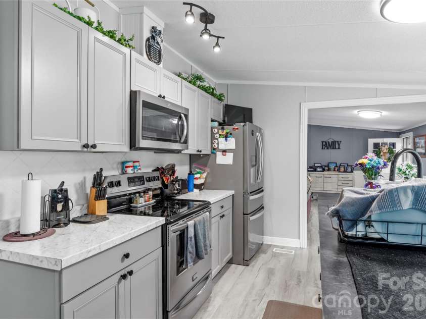 640 Perryman Road, Lexington, NC 27295.  MLS# CAR4341487, YatesRealty ID 4070. 