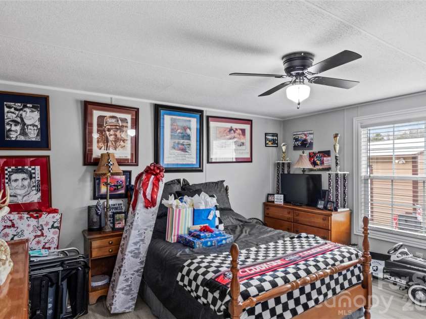 640 Perryman Road, Lexington, NC 27295.  MLS# CAR4341487, YatesRealty ID 4070. 