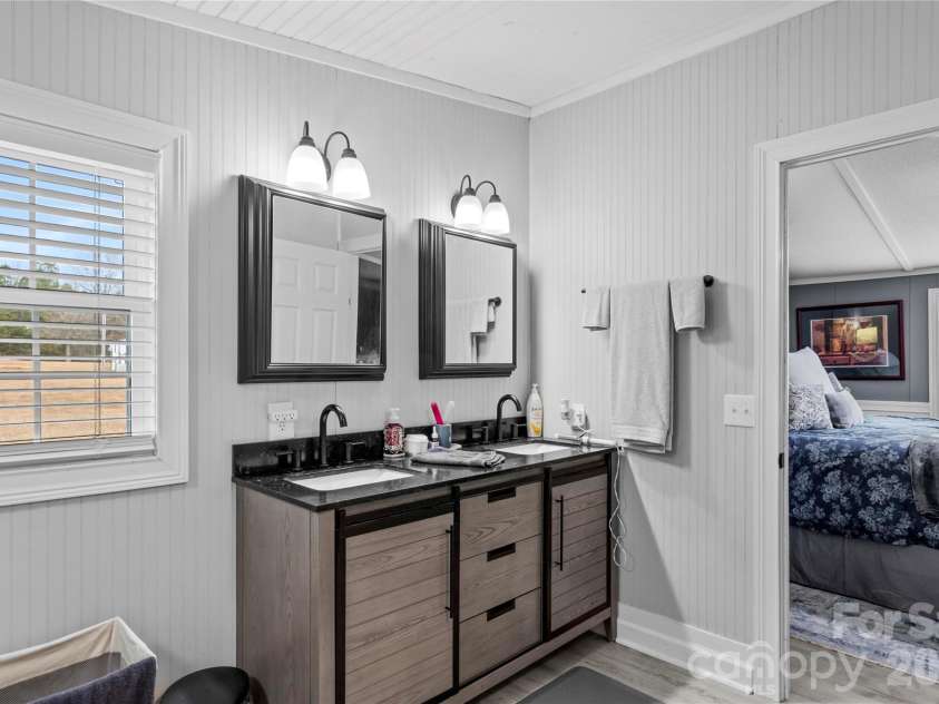 640 Perryman Road, Lexington, NC 27295.  MLS# CAR4341487, YatesRealty ID 4070. 