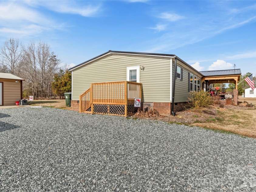 640 Perryman Road, Lexington, NC 27295.  MLS# CAR4341487, YatesRealty ID 4070. 
