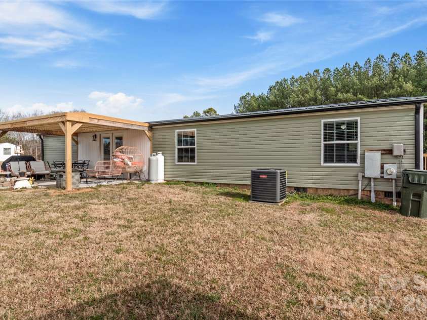 640 Perryman Road, Lexington, NC 27295.  MLS# CAR4341487, YatesRealty ID 4070. 