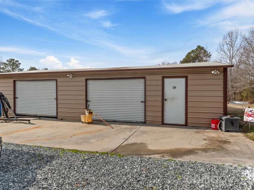 640 Perryman Road, Lexington, NC 27295.  MLS# CAR4341487, YatesRealty ID 4070. 