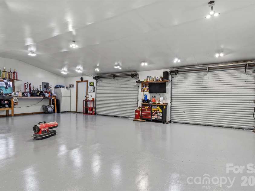 640 Perryman Road, Lexington, NC 27295.  MLS# CAR4341487, YatesRealty ID 4070. 