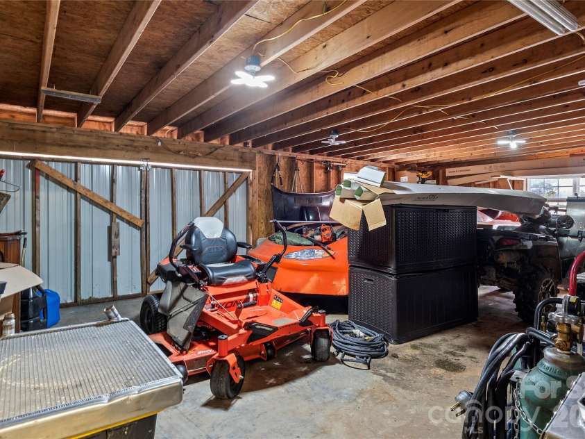 640 Perryman Road, Lexington, NC 27295.  MLS# CAR4341487, YatesRealty ID 4070. 