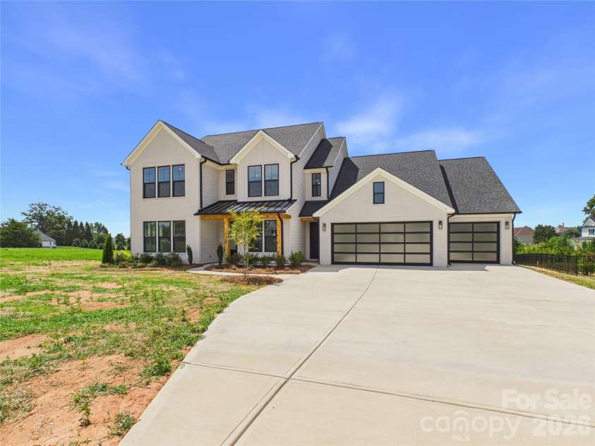 1065 Rolling Meadows Drive, Mooresville, NC 28115.  MLS# CAR4403382, YatesRealty ID 40700. 
