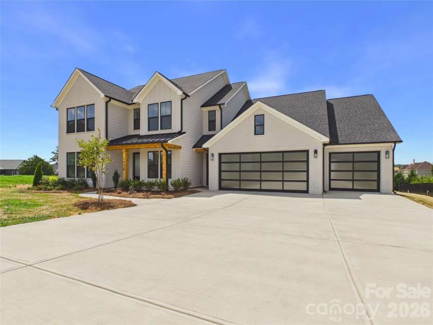 1065 Rolling Meadows Drive, Mooresville, NC 28115.  MLS# CAR4403382, YatesRealty ID 40700. 