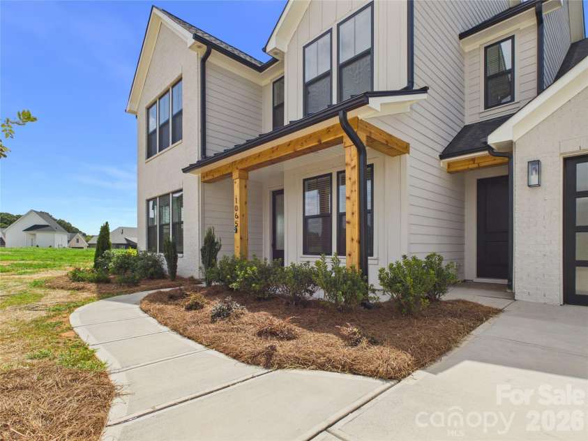 1065 Rolling Meadows Drive, Mooresville, NC 28115.  MLS# CAR4403382, YatesRealty ID 40700. 