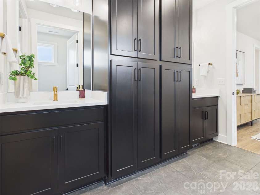 1065 Rolling Meadows Drive, Mooresville, NC 28115.  MLS# CAR4403382, YatesRealty ID 40700. 