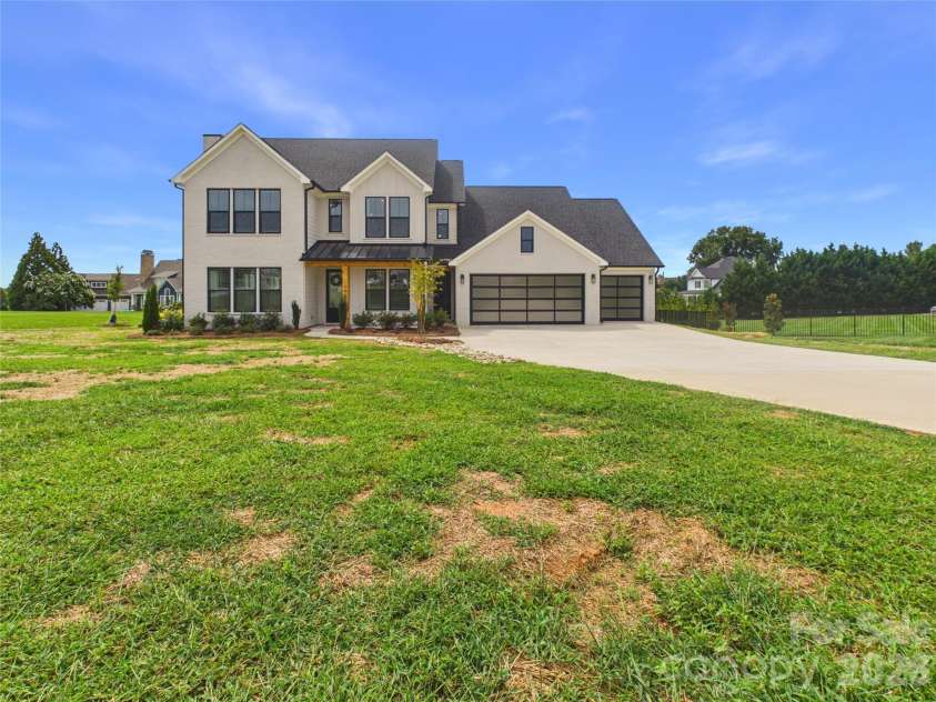 1065 Rolling Meadows Drive, Mooresville, NC 28115.  MLS# CAR4403382, YatesRealty ID 40700. 