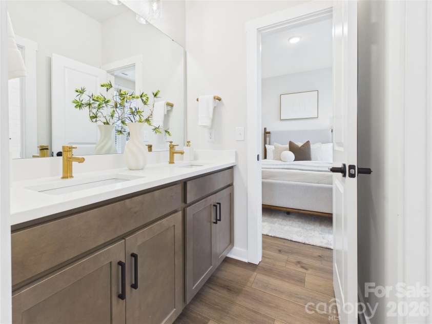 1065 Rolling Meadows Drive, Mooresville, NC 28115.  MLS# CAR4403382, YatesRealty ID 40700. Jack and Jill Bath