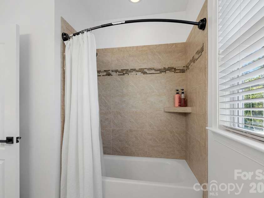13147 Union Square Drive, Huntersville, NC 28078.  MLS# CAR4400709, YatesRealty ID 40701. Bathroom 4 on upper level