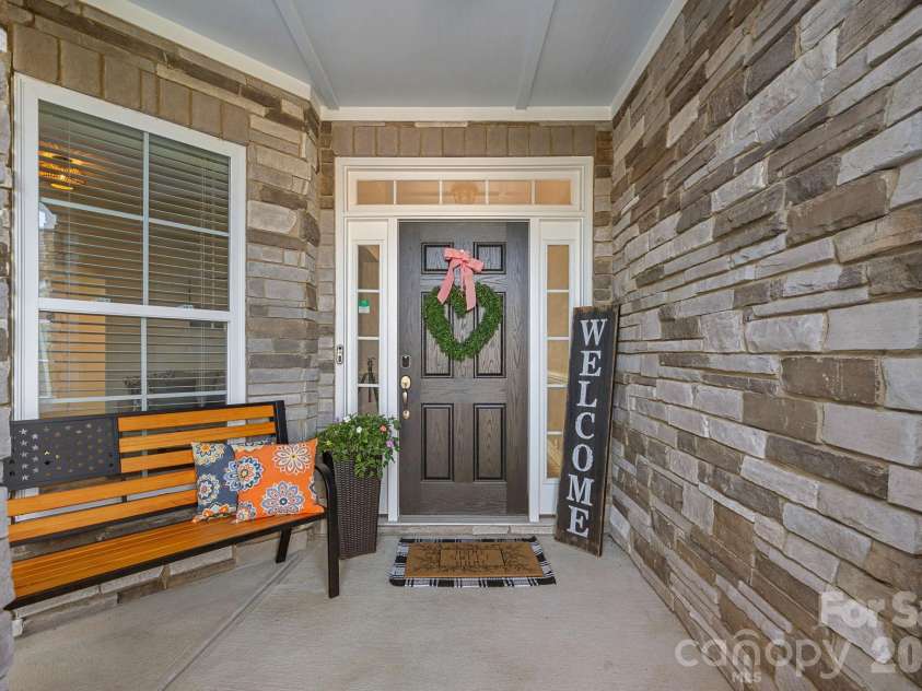 13147 Union Square Drive, Huntersville, NC 28078.  MLS# CAR4400709, YatesRealty ID 40701. Front Entry