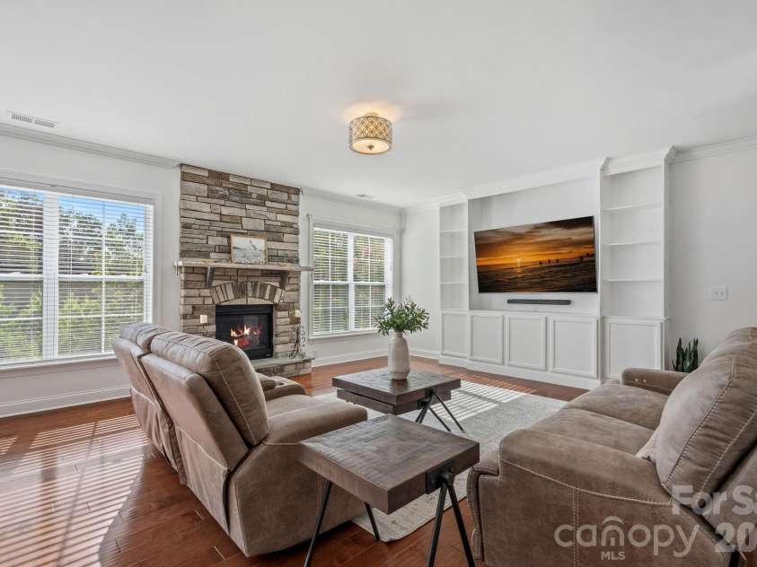 13147 Union Square Drive, Huntersville, NC 28078.  MLS# CAR4400709, YatesRealty ID 40701. Open Floor plan with Great room