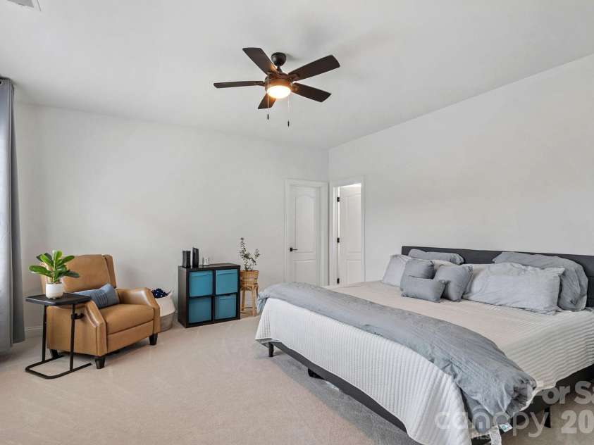 13147 Union Square Drive, Huntersville, NC 28078.  MLS# CAR4400709, YatesRealty ID 40701. Oversized bedroom 2 on upper level