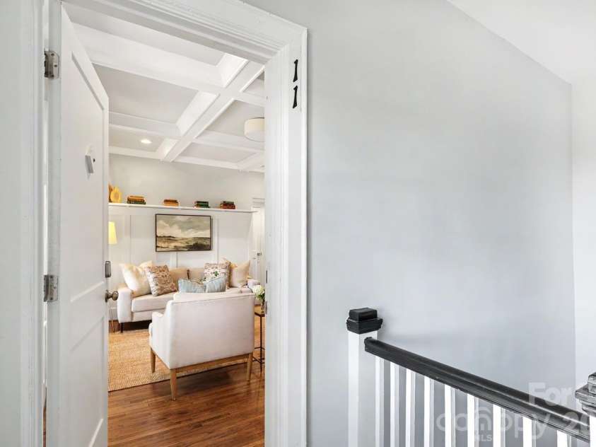 843 Ideal Way, Charlotte, NC 28203.  MLS# CAR4403367, YatesRealty ID 40702. Welcome to Unit #11!