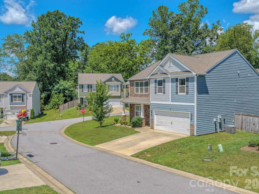 355 Tavernier Lane, Candler, NC 28715.  MLS# CAR4406463, YatesRealty ID 40703. 
