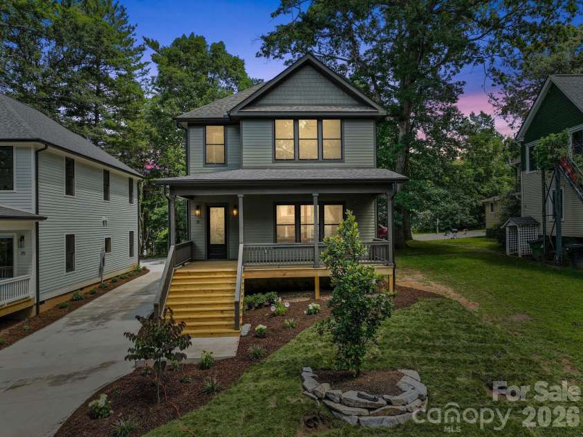 31 Grindstaff Drive, Asheville, NC 28803.  MLS# CAR4403732, YatesRealty ID 40705. 