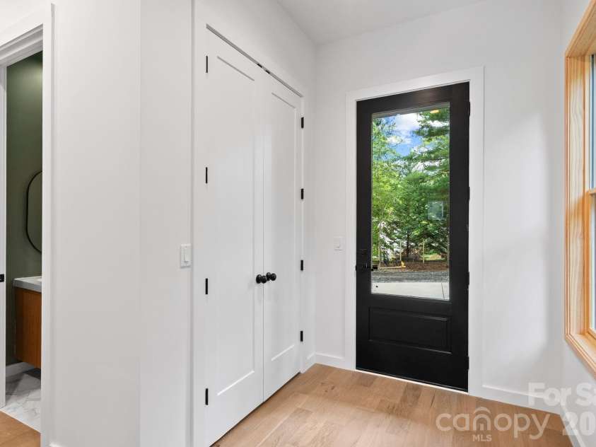 31 Grindstaff Drive, Asheville, NC 28803.  MLS# CAR4403732, YatesRealty ID 40705. 