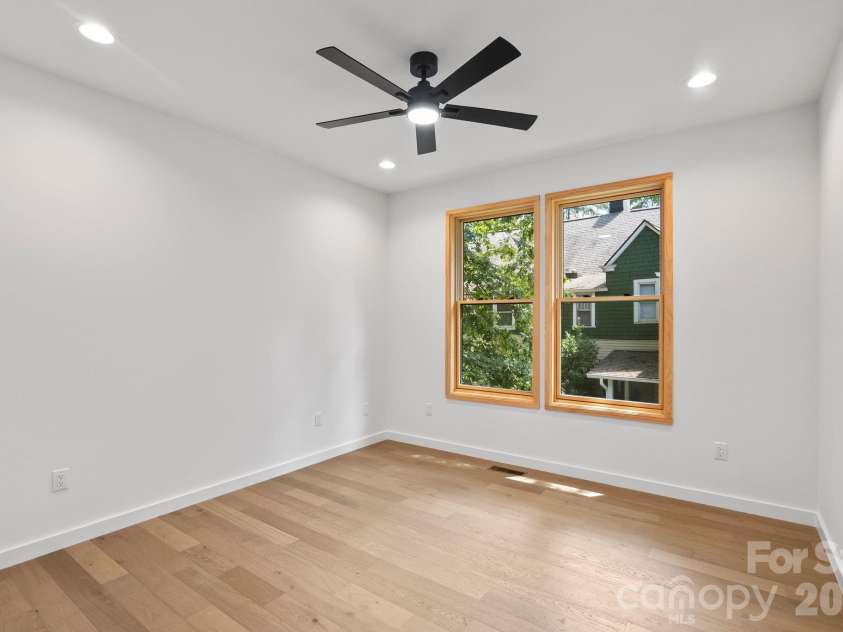 31 Grindstaff Drive, Asheville, NC 28803.  MLS# CAR4403732, YatesRealty ID 40705. 