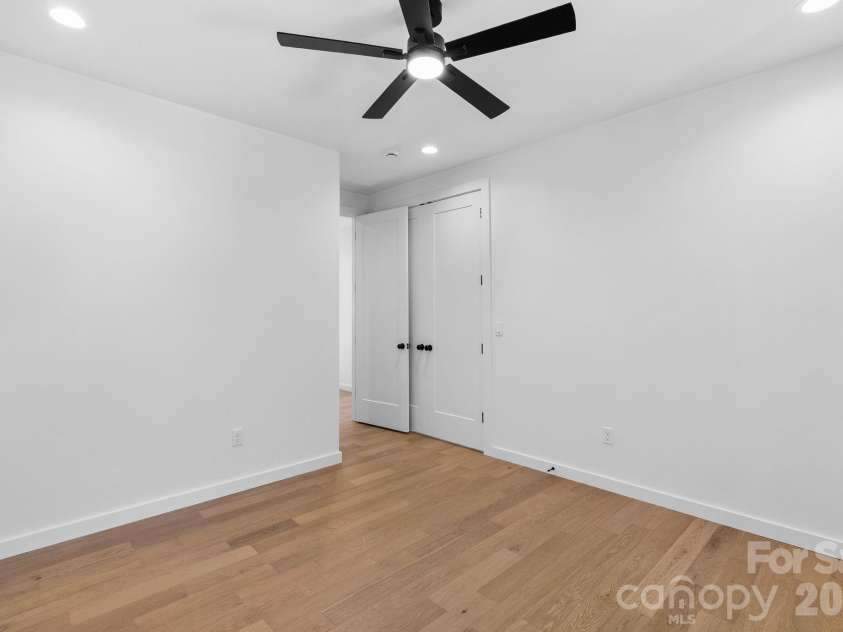 35 Grindstaff Drive, Asheville, NC 28803.  MLS# CAR4400998, YatesRealty ID 40706. 